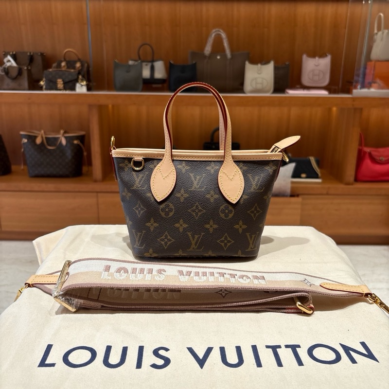 【現貨|超萌小包】Louis Vuitton Neverfull BB 迷你托特包|經典老花圖騰 × 寬背帶設計|附原廠LOGO刺繡肩背帶|迷你尺寸超可愛!-1
