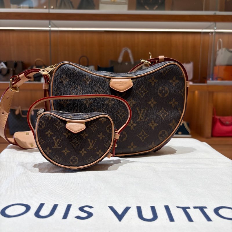 【現貨|經典復刻】Louis Vuitton Croissant MM 豌豆包|中號弧形肩背包|經典 Monogram 老花|自然皮革飾邊|法式氣質穿搭首選-7