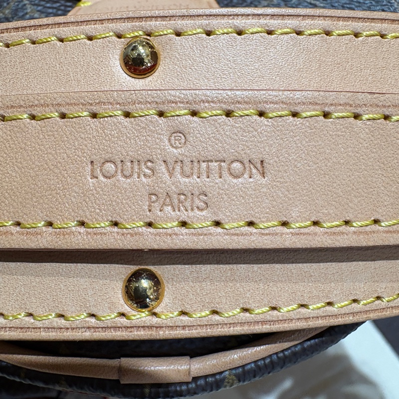 【現貨|經典復刻】Louis Vuitton Croissant MM 豌豆包|中號弧形肩背包|經典 Monogram 老花|自然皮革飾邊|法式氣質穿搭首選-12