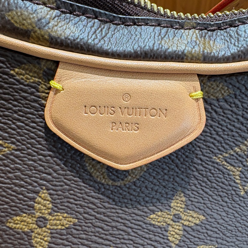 【現貨|經典復刻】Louis Vuitton Croissant MM 豌豆包|中號弧形肩背包|經典 Monogram 老花|自然皮革飾邊|法式氣質穿搭首選-13