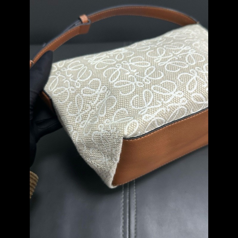 LOEWE Cubi 小號飯盒包-8