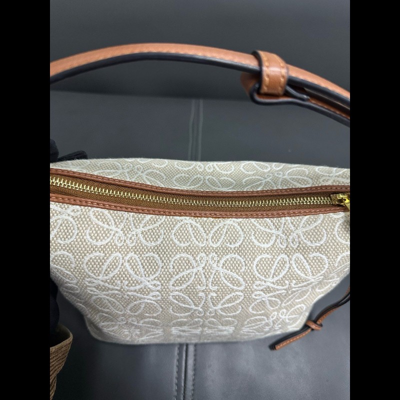 LOEWE Cubi 小號飯盒包-10