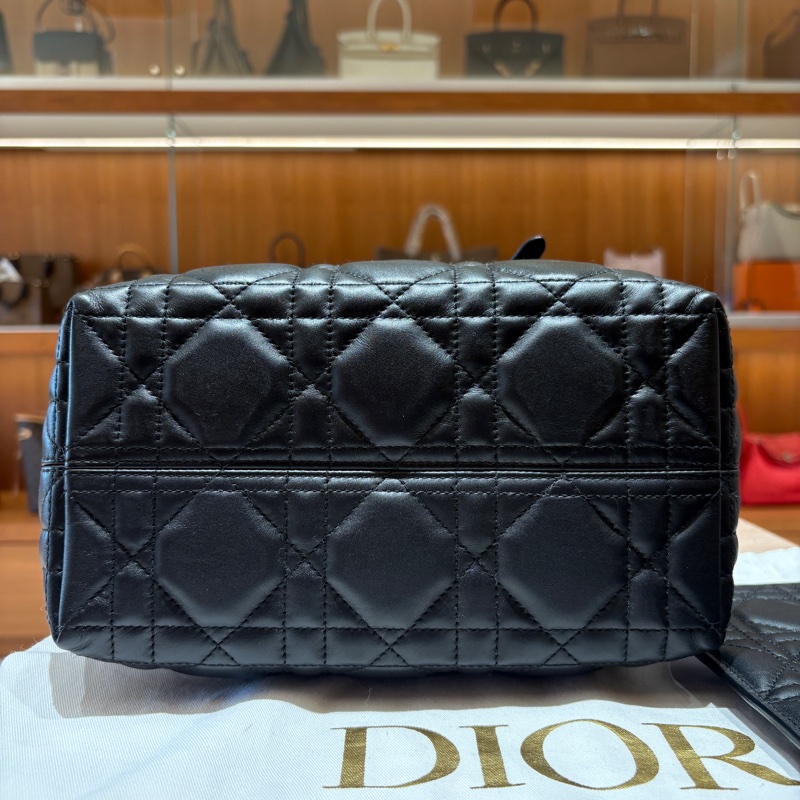 【現貨｜優雅極簡】Dior Toujours 小號手提包｜黑色籐格紋小牛皮｜附同色拉鍊內袋｜精緻百搭輕精品之選-2