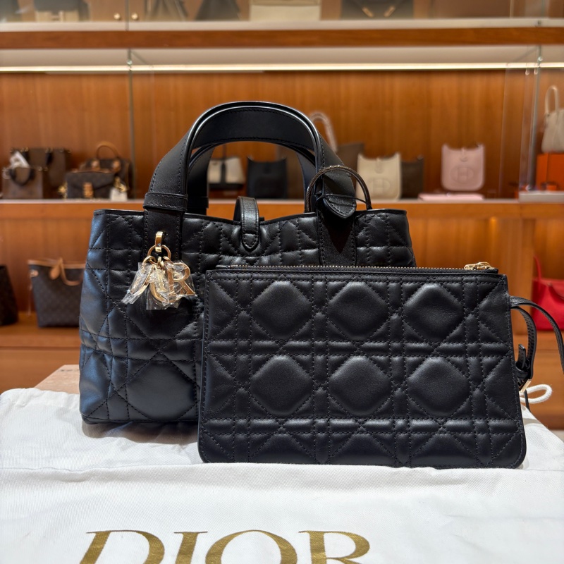 【現貨｜優雅極簡】Dior Toujours 小號手提包｜黑色籐格紋小牛皮｜附同色拉鍊內袋｜精緻百搭輕精品之選-6