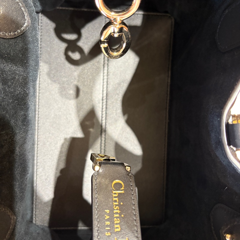 【現貨｜優雅極簡】Dior Toujours 小號手提包｜黑色籐格紋小牛皮｜附同色拉鍊內袋｜精緻百搭輕精品之選-10