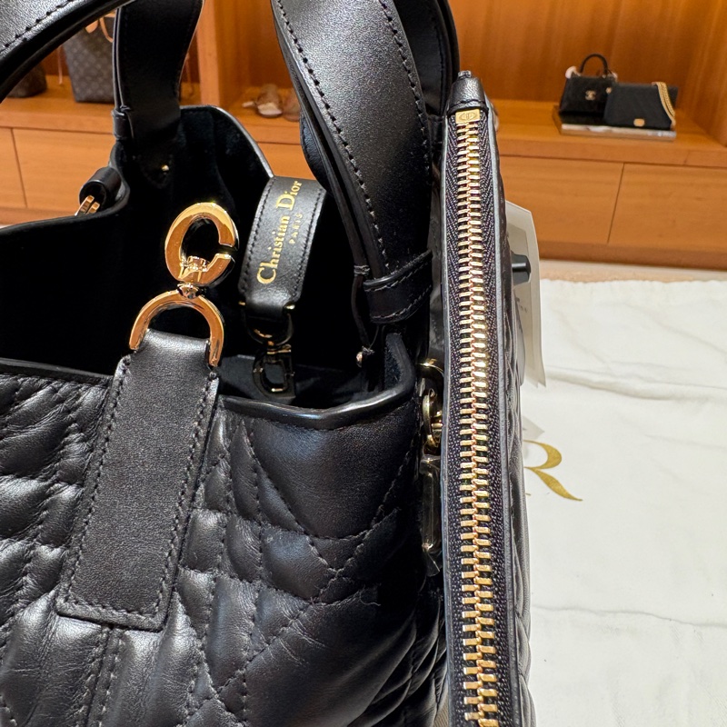 【現貨｜優雅極簡】Dior Toujours 小號手提包｜黑色籐格紋小牛皮｜附同色拉鍊內袋｜精緻百搭輕精品之選-14