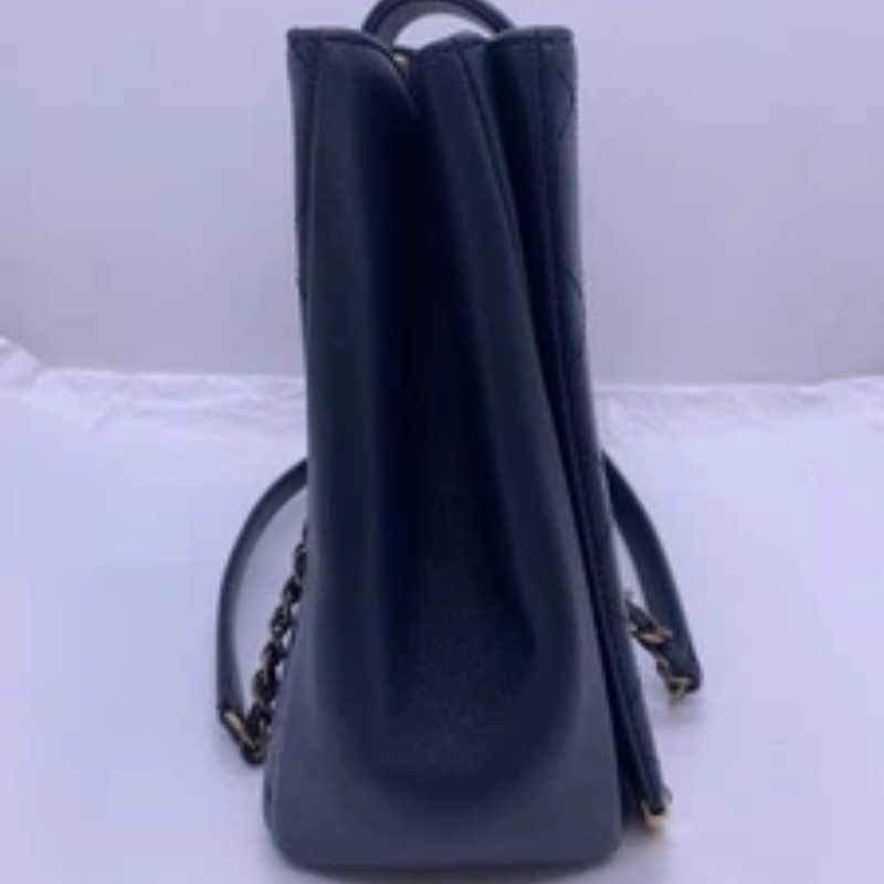 Chanel香奈兒 Around The Corner 手提包 海軍藍小牛皮絎縫金屬鏈條手提包-5