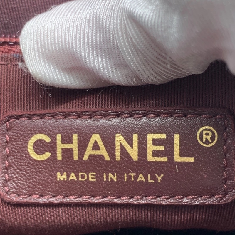 Chanel香奈兒 Around The Corner 手提包 海軍藍小牛皮絎縫金屬鏈條手提包-12