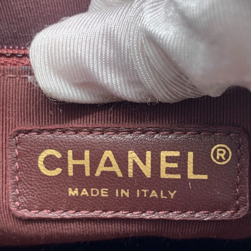 Chanel香奈兒 Around The Corner 手提包 海軍藍小牛皮絎縫金屬鏈條手提包-17