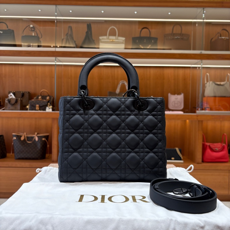 【現貨|極致黑魅】Lady Dior 5格 黛妃包|啞光黑 × 磨砂黑扣|經典籐格紋手提包|Dior 奧黛麗赫本同款-6