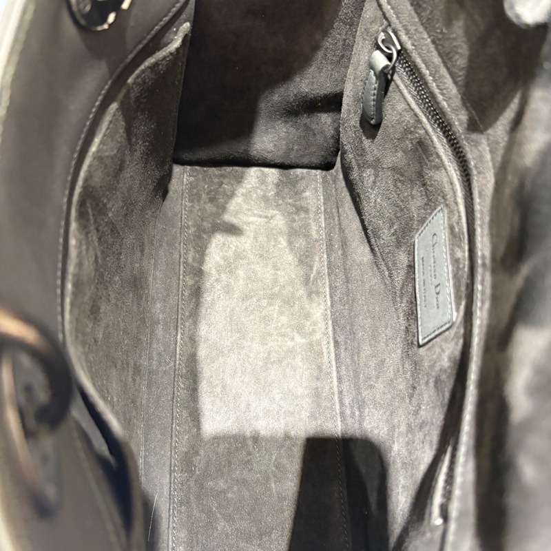 【現貨|極致黑魅】Lady Dior 5格 黛妃包|啞光黑 × 磨砂黑扣|經典籐格紋手提包|Dior 奧黛麗赫本同款-8