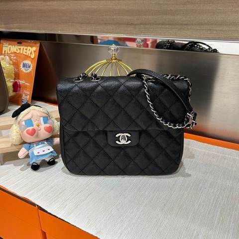 Chanel Classic Flap shoulder bag