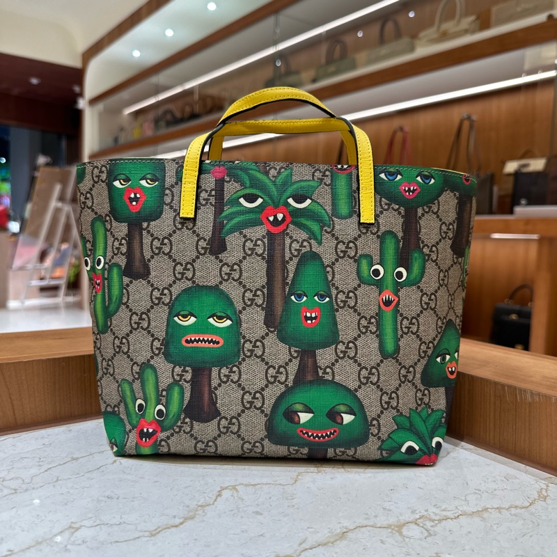 Gucci Smiling Tote 微笑植物托特包|GG Supreme × 藝術聯名|獨特視覺 × 實用托特包設計-6