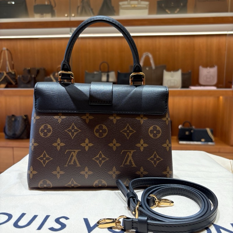 【現貨|鎖住你的品味】Louis Vuitton Locky BB|Monogram 經典老花 × 大鎖造型磁扣|斜背&手提雙用包-1