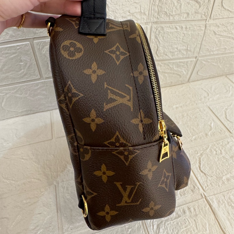 LV花紋mini後背包 超可愛😻-2