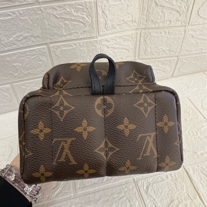 LV花紋mini後背包 超可愛😻-5