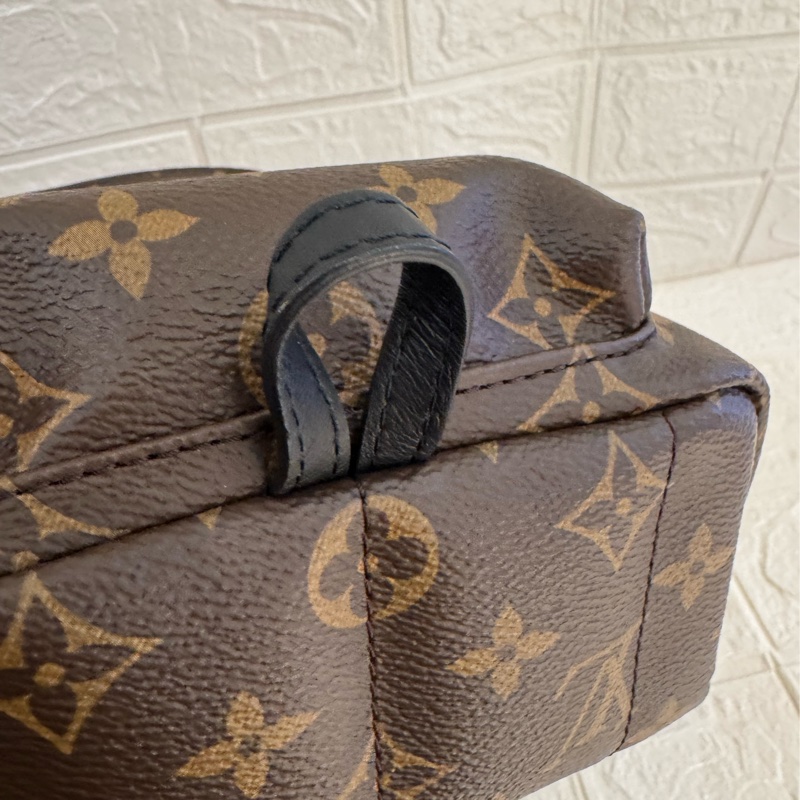 LV花紋mini後背包 超可愛😻-8