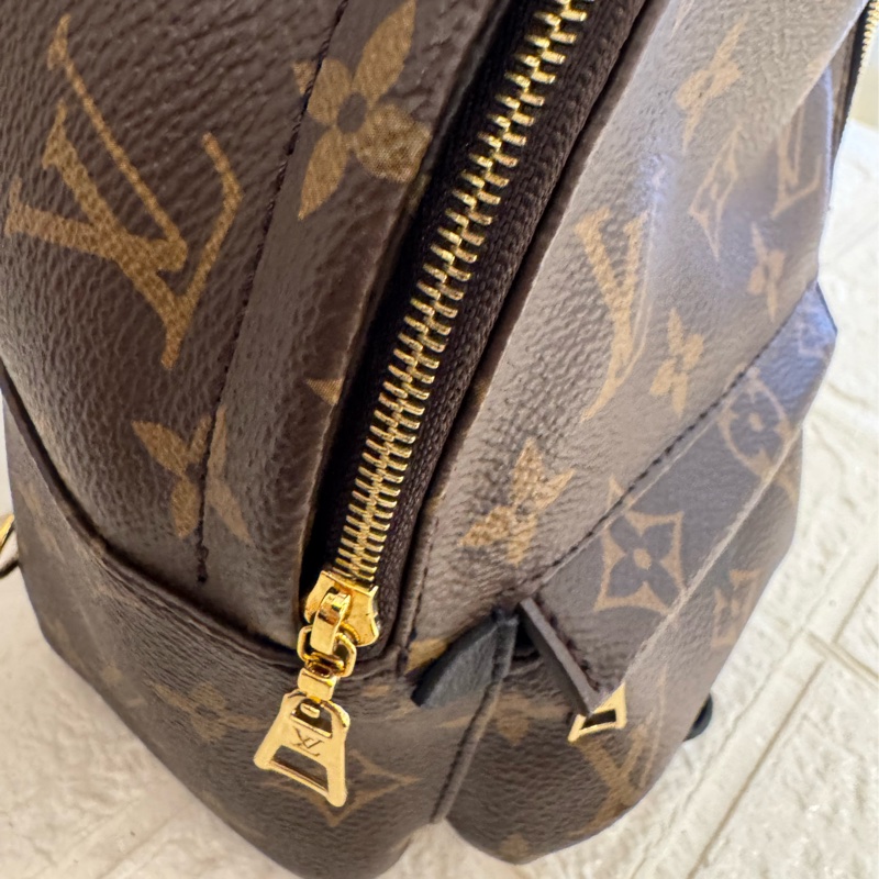 LV花紋mini後背包 超可愛😻-9