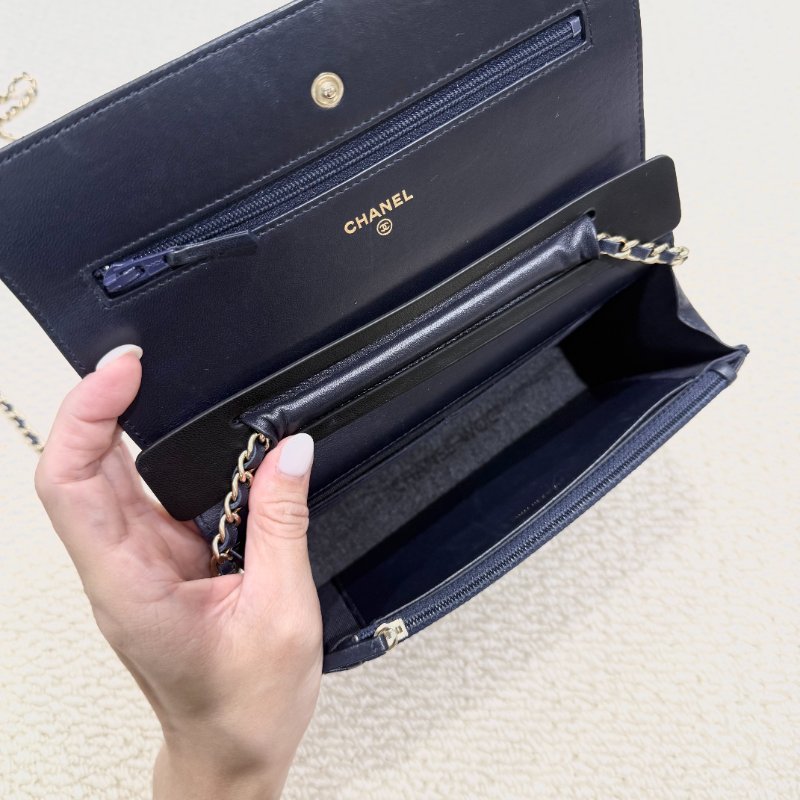 CHANEL - 深藍色羊皮霧金釦WOC-3