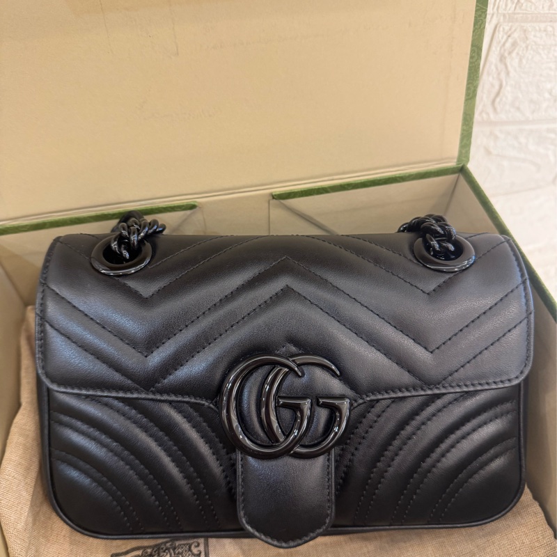 Gucci黑皮革黑雙G鏈包22-0