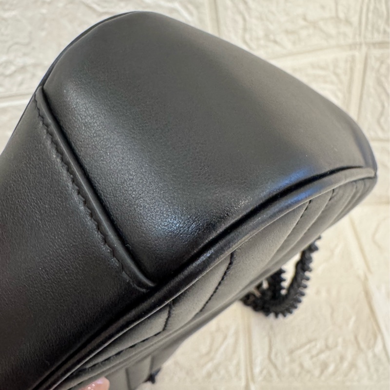 Gucci黑皮革黑雙G鏈包22-8