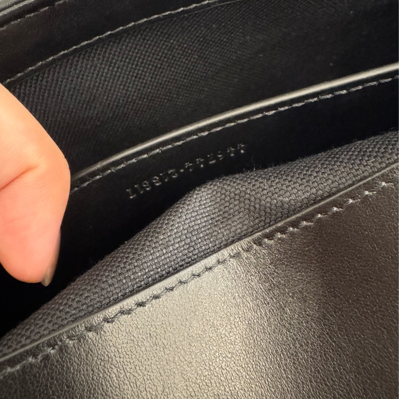 Gucci黑皮革黑雙G鏈包22-24