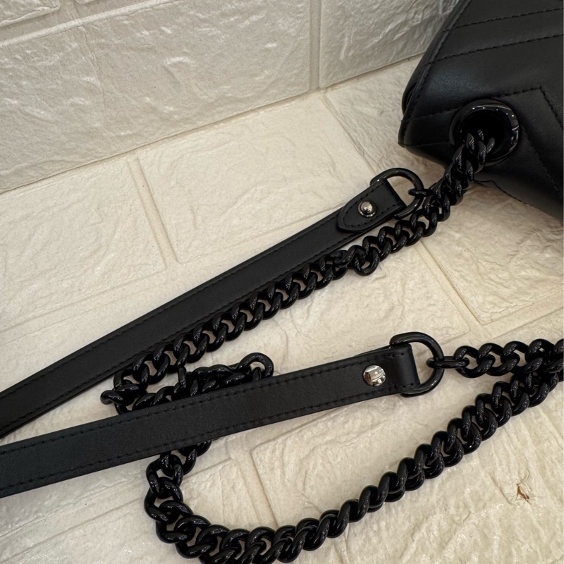 Gucci黑皮革黑雙G鏈包22-31