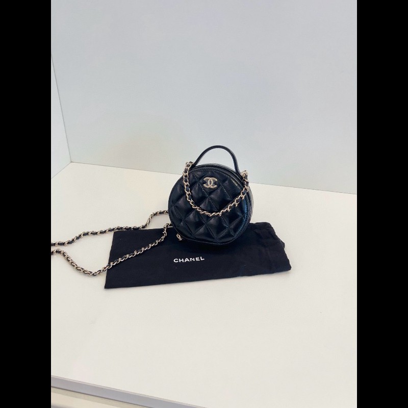 Chanel handle Mini Round Vanity Case
黑金油蜡皮雙層圓餅包🍪-1
