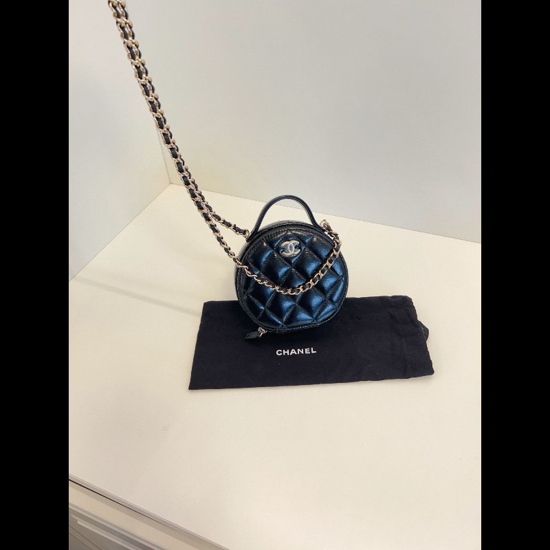 Chanel handle Mini Round Vanity Case
黑金油蜡皮雙層圓餅包🍪-6