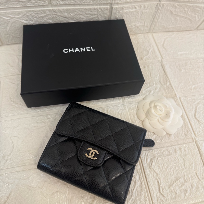 Chanel黑荔枝銀雙C釦式三折短夾-0