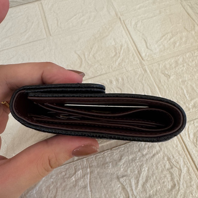 Chanel黑荔枝銀雙C釦式三折短夾-4