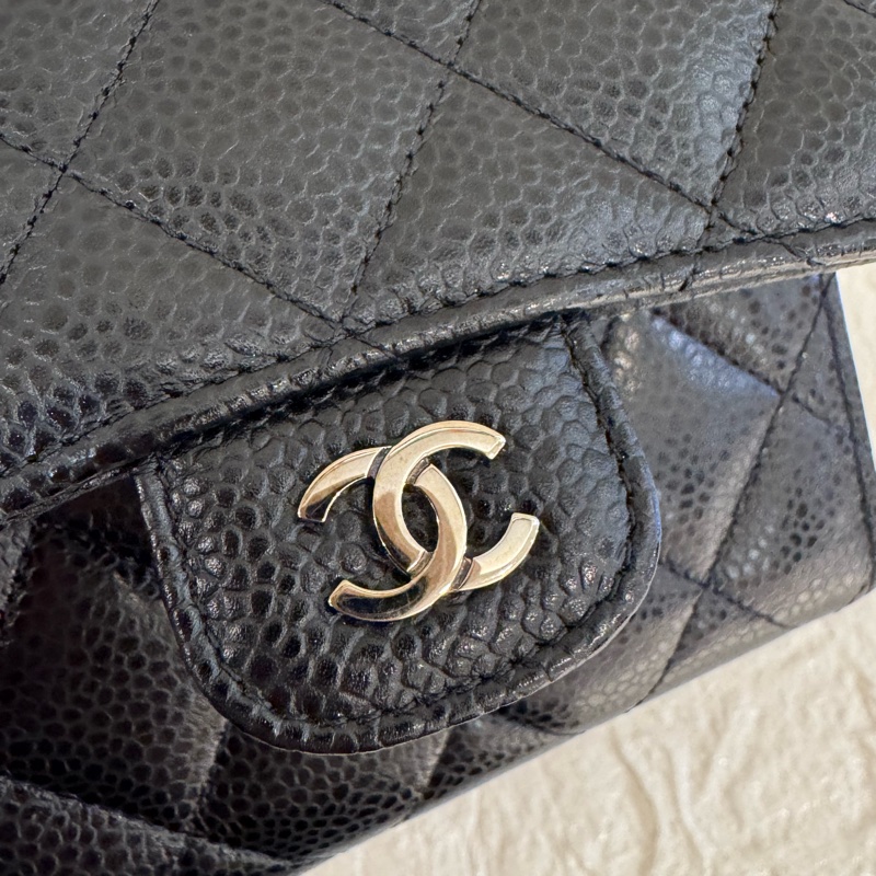 Chanel黑荔枝銀雙C釦式三折短夾-7