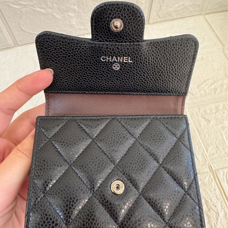 Chanel黑荔枝銀雙C釦式三折短夾-8