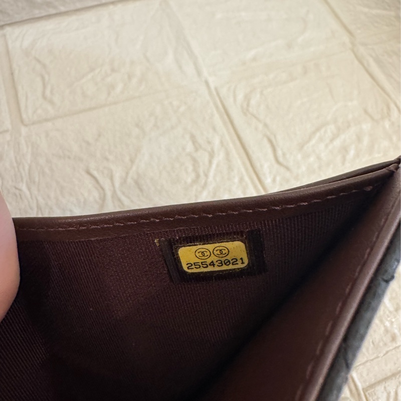 Chanel黑荔枝銀雙C釦式三折短夾-14