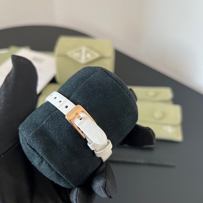 ✨VCA 梵克雅寶 石英機芯 手錶 有保卡替換錶帶 秒殺價🤍-3