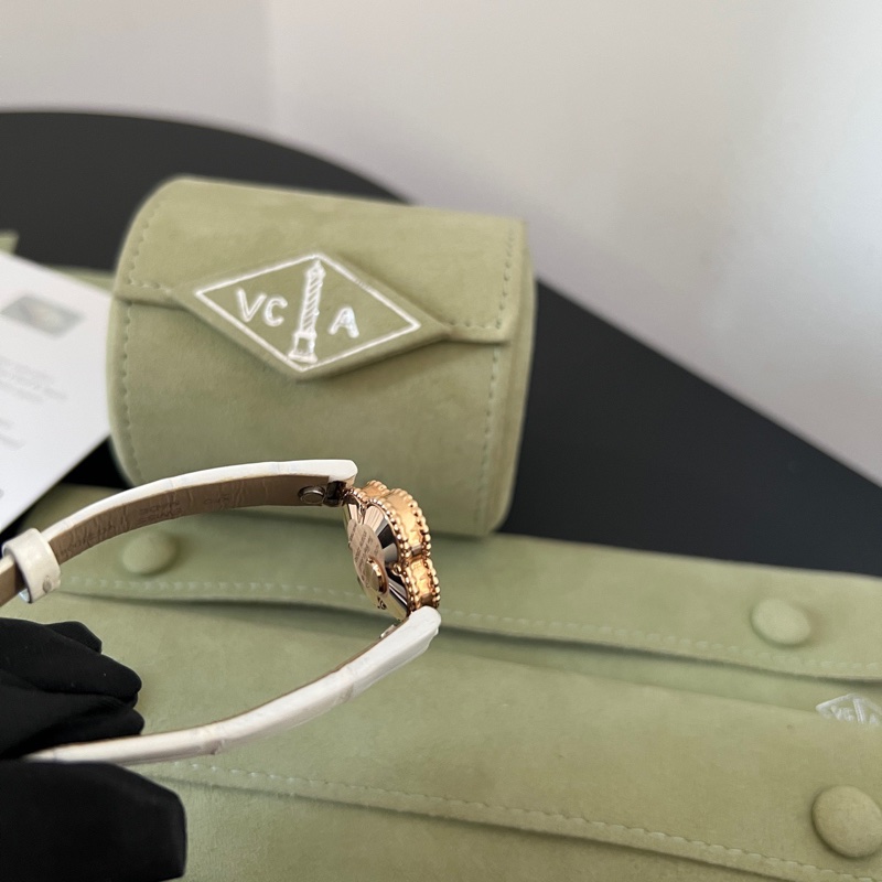 ✨VCA 梵克雅寶 石英機芯 手錶 有保卡替換錶帶 秒殺價🤍-4