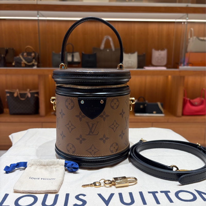 【台中現貨,極新保存】Louis Vuitton CANNES 雙色老花圓桶包|復古化妝箱造型|鎖頭吊飾|手提/肩背/斜背三用-0