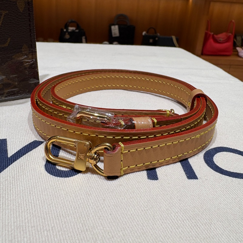 【台中現貨，迷你經典不敗款】Louis Vuitton Petit Sac Plat 老花琴譜包｜直立手提斜背兩用｜小巧耐裝百搭神器｜狀況極新-3