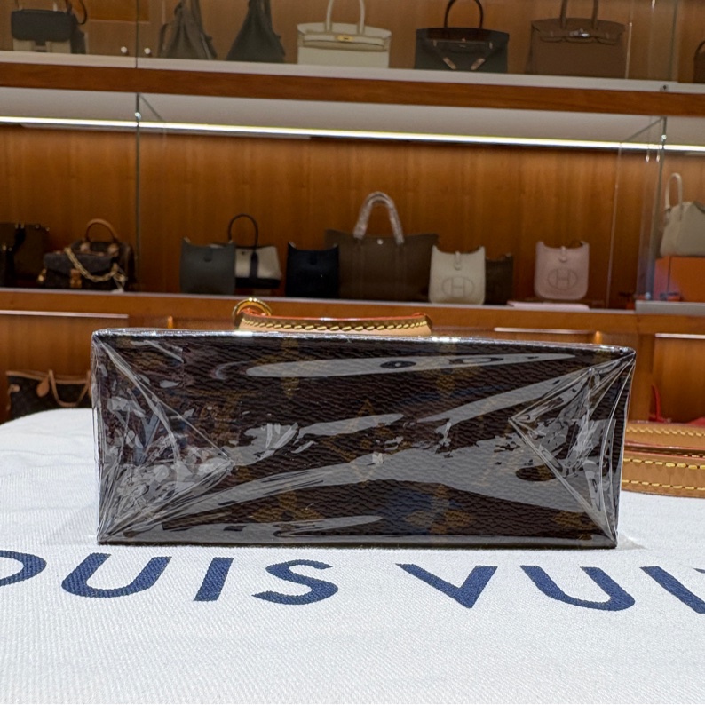 【台中現貨，迷你經典不敗款】Louis Vuitton Petit Sac Plat 老花琴譜包｜直立手提斜背兩用｜小巧耐裝百搭神器｜狀況極新-5