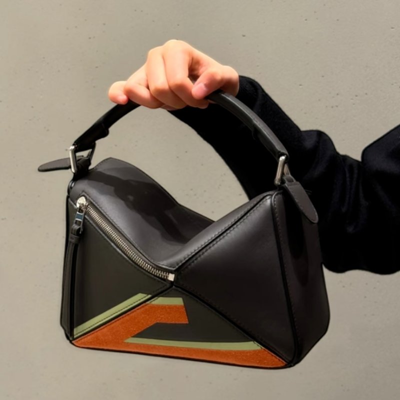 🎊佳節特賣🎁Loewe 小款皮革限量 Futurist Cats Puzzle 包-7