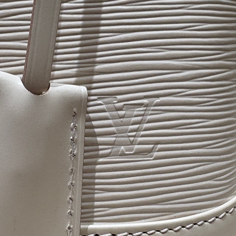 【台中現貨,珍珠白優雅必收】Louis Vuitton Alma BB 手提包|經典貝殼包|Epi 水波紋小牛皮|氣質女神日常首選-2