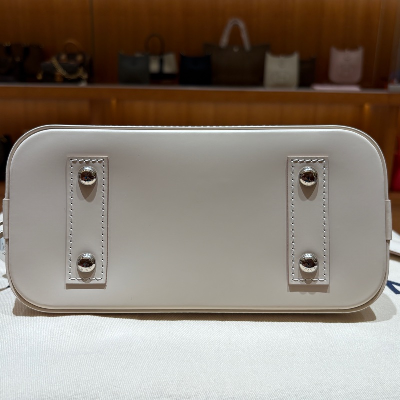 【台中現貨,珍珠白優雅必收】Louis Vuitton Alma BB 手提包|經典貝殼包|Epi 水波紋小牛皮|氣質女神日常首選-4