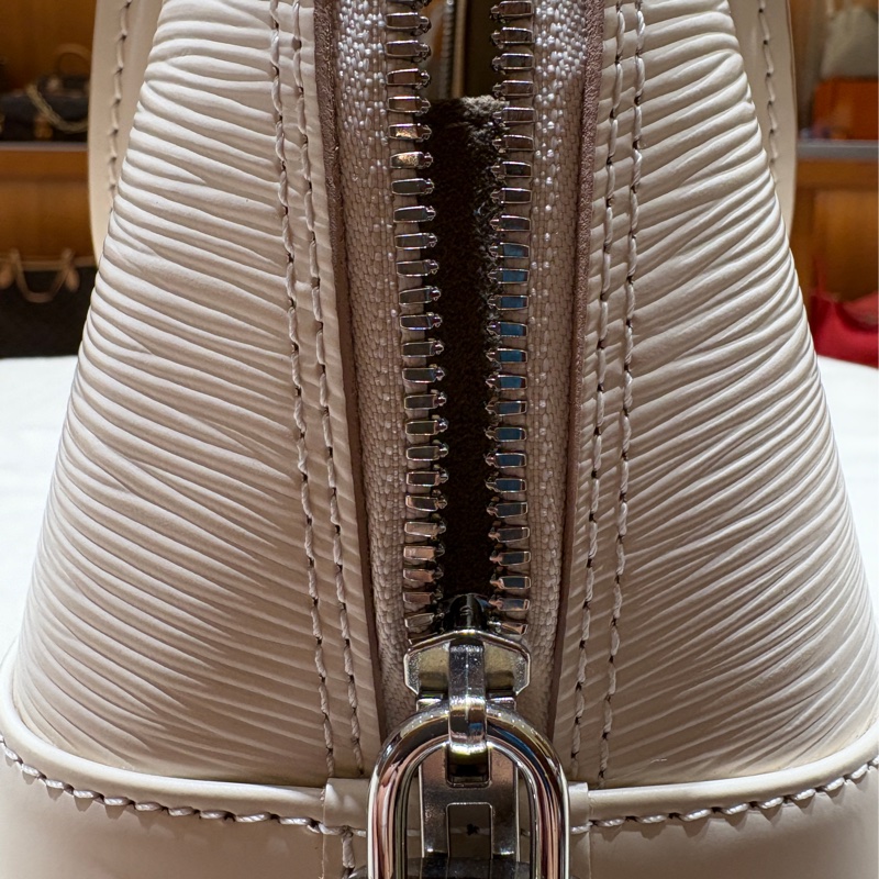 【台中現貨,珍珠白優雅必收】Louis Vuitton Alma BB 手提包|經典貝殼包|Epi 水波紋小牛皮|氣質女神日常首選-5