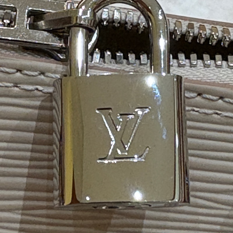 【台中現貨，珍珠白優雅必收】Louis Vuitton Alma BB 手提包（無背帶）｜經典貝殼包｜Epi 水波紋小牛皮｜氣質女神日常首選-16