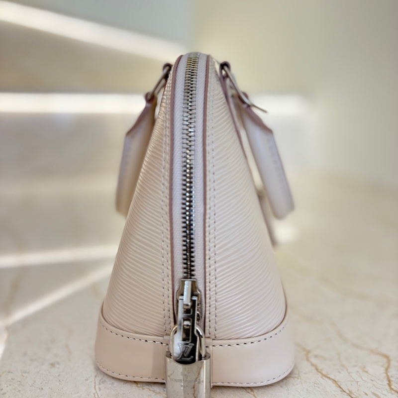 【台中現貨，珍珠白優雅必收】Louis Vuitton Alma BB 手提包（無背帶）｜經典貝殼包｜Epi 水波紋小牛皮｜氣質女神日常首選-17