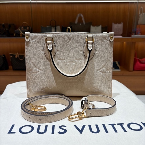 Louis Vuitton OnTheGo 白色壓紋手提包