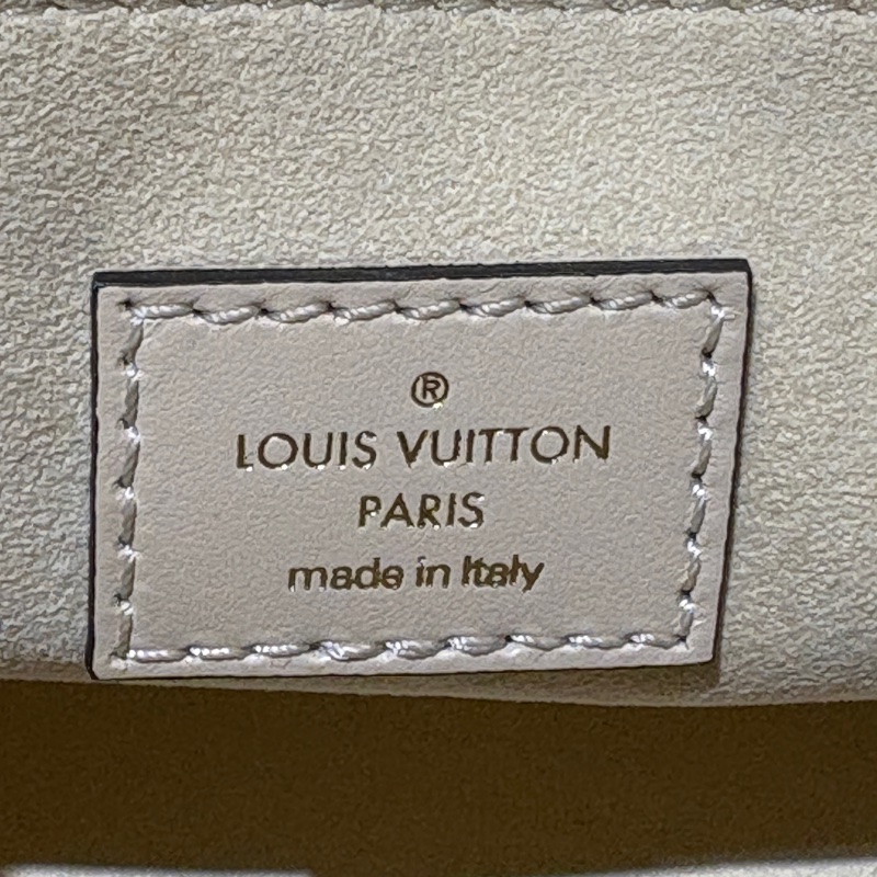 【台中現貨,質感升級】Louis Vuitton OnTheGo MM 白色壓紋托特包|Monogram Empreinte 皮革|雙背帶設計|商務優雅兩相宜-8