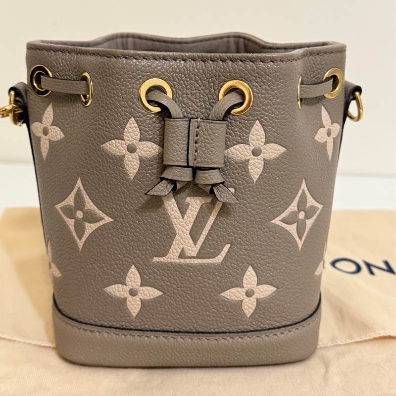 LOUIS VUITTON(路易威登) Nano NOÉ 水桶包 可拆卸肩帶 老花 晶片款-0
