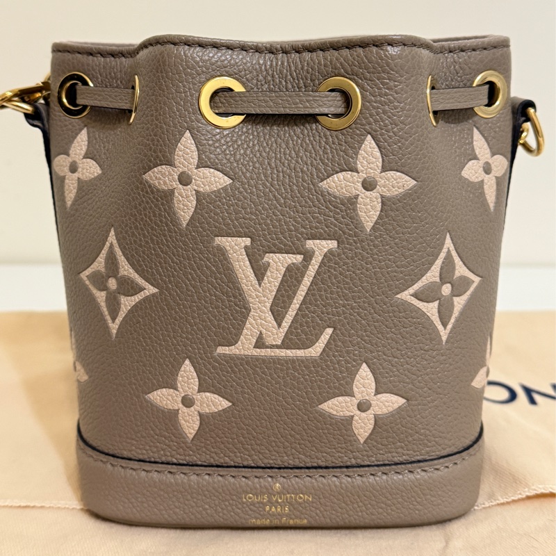 LOUIS VUITTON(路易威登) Nano NOÉ 水桶包 可拆卸肩帶 老花 晶片款-1