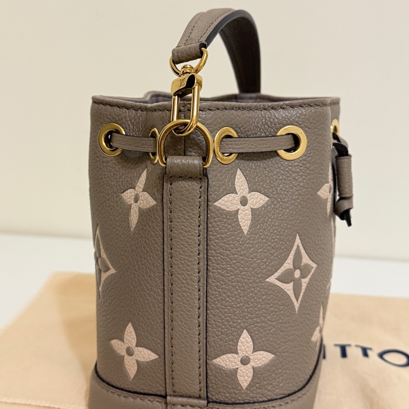 LOUIS VUITTON(路易威登) Nano NOÉ 水桶包 可拆卸肩帶 老花 晶片款-11